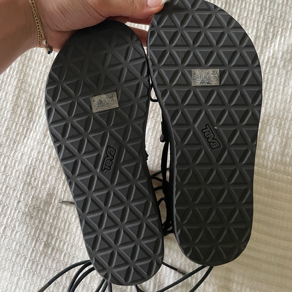 Teva Midform Infinity Tie Sandals - Picture 4 of 5